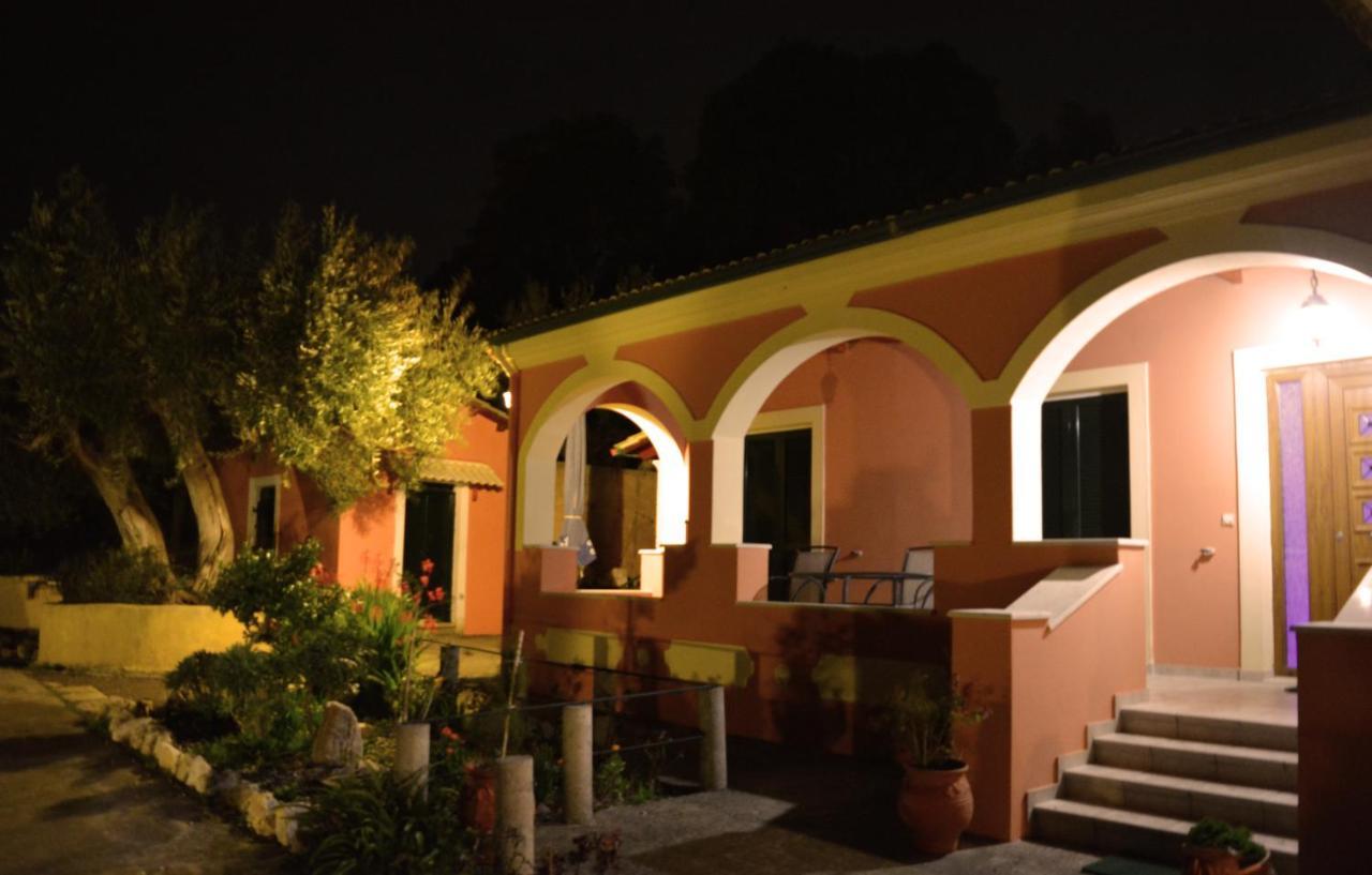 Villa Skafonas Sinarádes Exterior photo